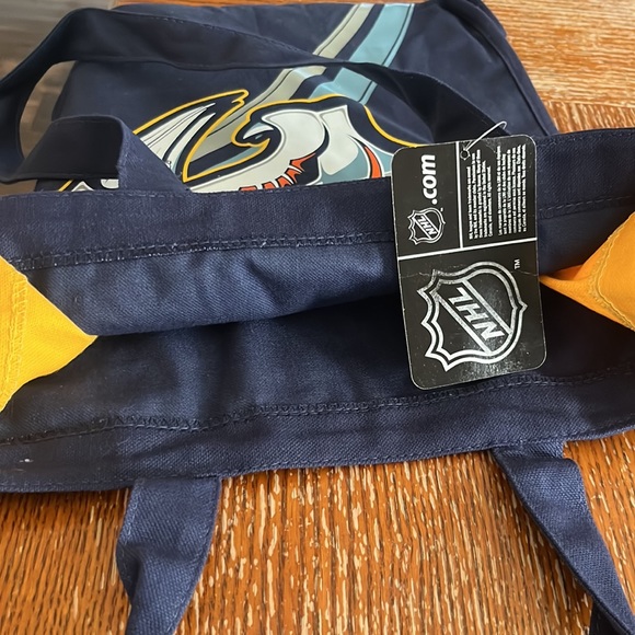 NHL brand new Nashville Predators 13x13 tote bag - Picture 5 of 5